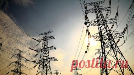 Яхта оставила без света город в Новосибирской области. Город Бердск в Новосибирской области остался без света из-за яхты, которая врезалась парусом в провода высоковольтной линии электропередачи (ЛЭП). Об этом в своем Telegram-канале сообщил мэр города Роман Бурдин. Он рассказал, что судно ...