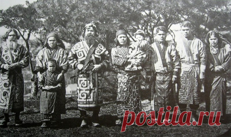 Многие народы Севера являются этническими реликтами, чья история уходит в глубины веков. Их национальные обычаи, иногда жестокие, являются отголосками событий далёких времён.
