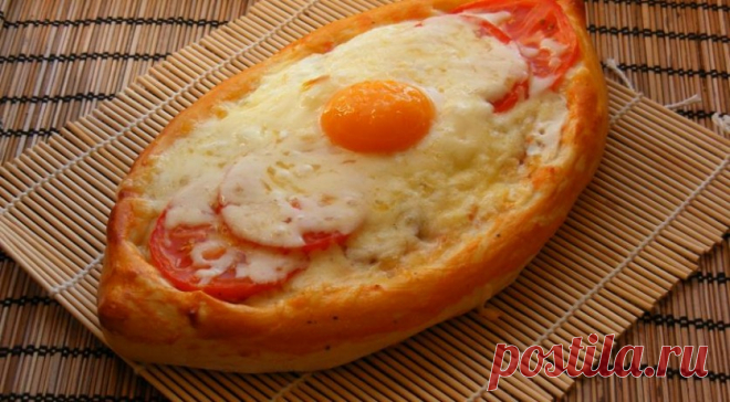 Отличный завтрак! Пиде с сыром, томатами и яйцом — Вкусные рецепты
