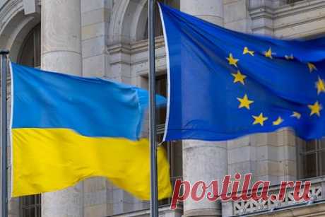 В Польше раскрыли истинное отношение к украинским беженцам. Отношение жителей Польши к украинцам изменилось в худшую сторону из-за возникших проблем после наплыва беженцев. Об этом рассказала социолог Дорота Перетяткович в интервью Newseria Business. По ее словам, польские граждане постоянно жалуются, что украинцы конкурируют с ними за рабочие места.