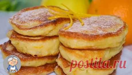 Пышные оладьи
ИНГРЕДИЕНТЫ:
● Яйцо — 1 шт.
● Кефир — 1/2 л
● Сахар — по вкусу
● Мука пшеничная — 2 стакана
● Сода — 1 ч. л.
● Уксус — 1 ст. л.
● Соль — 1 щепотка
---
ПРИГОТОВЛЕНИЕ:

1. Яйцо хорошо взбить с сахаром. Попеременно всыпать муку и вливать кефир, для того чтобы не было комков: ложку муки — взбить, чуть кефира — взбить. И так, пока не кончится кефир. Потом добавить разрыхлитель или соду, гашенную уксусом.
2. Жарить оладьи в большом количестве масла, но не во фритюр...