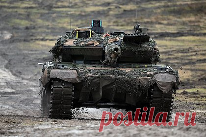 Швейцария поддержала перепродажу Германии 25 танков Leopard. Правительство Швейцарии поддержало предложение о возможной перепродаже Германии 25 танков Leopard. «Федеральный совет поддерживает предложение комиссии по политике безопасности Национального совета (SiK-N) о выводе из эксплуатации 25 основных боевых танков Leopard 2», — сказано в документе швейцарского кабмина.