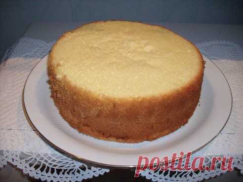ВЫСОКИЙ И НЕЖНЫЙ БИСКВИТ БЕЗ ВЫПЕЧКИ. Для того чтобы приготовить этот шикарный бисквит вам не потребуется ни духовка, ни микроволновка, ни печка, нужна всего лишь кастрюля и плита. Подробный рецепт смотрим здесь: http://kr1n.ru/owm