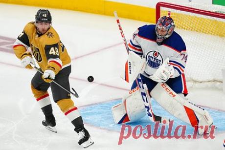 Российского хоккеиста признали первой звездой матча плей-офф НХЛ. Российский форвард «Вегас Голден Найтс» Иван Барбашев признан первой звездой матча второго раунда плей-офф Национальной хоккейной лиги (НХЛ) против «Эдмонтон Ойлерс». Встреча прошла в ночь на 4 мая и завершилась со счетом 6:4 в пользу «Вегаса». Барбашев отметился двумя голами.