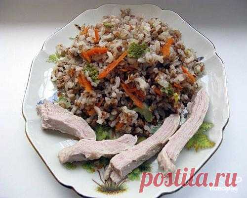 Гречка с брокколи. Такое блюдо можно есть и без мяса, например в пост, так как оно хорошо насыщает организм. Также имеет в своем составе много полезных веществ: фосфор, железо, кальций, йод и многое другое. Это просто к...