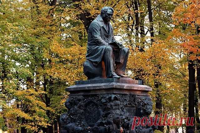 ПАМЯТНИКИ САНКТ-ПЕТЕРБУРГА


Памятник И. А. Крылову в Санкт-ПетербургеКрылов учился мало и образования к сожалению, не получил, но благодаря природному таланту и трудолюбию знал два иностранных языка, имел хорошие знания в области литературы, математике, музыке и стал просвещенным человеком своего времени. Творчество великого баснописца очень любимо в народе. Всего Крылов написал около 200 басен.