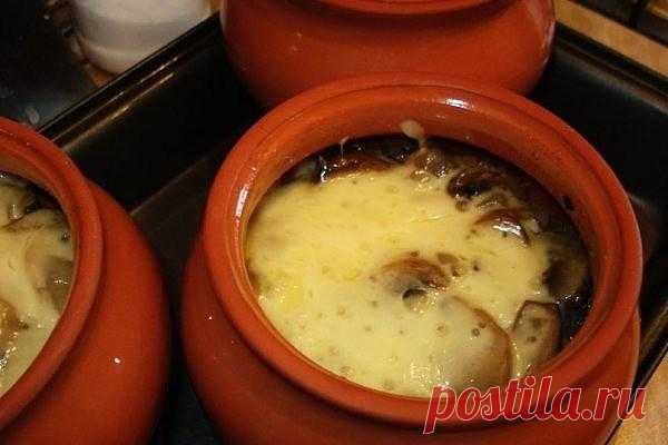 МЯСО В ГОРШОЧКЕ С СЫРОМ. Готовое блюдо Вас удивит!