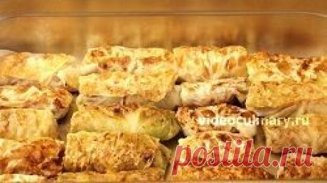 Голубцы, запечённые под сметано-томатным соусом - Видеокулинария.рф - видео-рецепты Бабушки Эммы