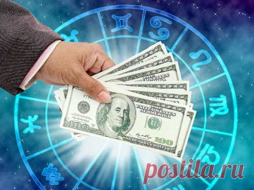 Какие Знаки Зодиака станут богаче в 2025 году Обрести финансовую удачу мечтает, пожалуй, каждый из нас. Астрологи назвали везунчиков зодиакального круга, которые смогут поправить материальное положение в 2025 году и привлечь в свою жизнь изобилие.