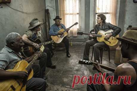 See Paul McCartney Jam With Johnny Depp in 'Early Days' - Premiere - Video | Rolling Stone