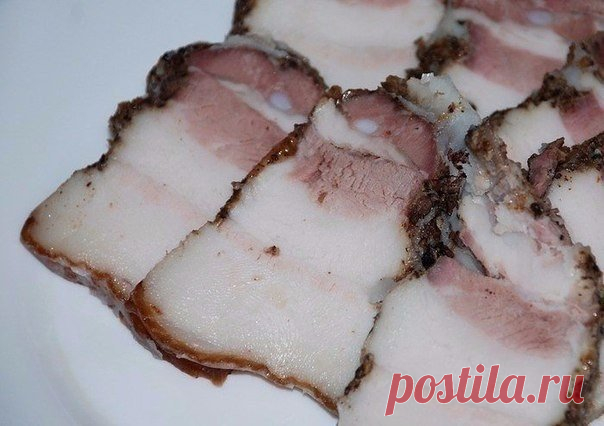 САЛО в пакетах - Ну Очень ВКУСНО! 

Ингредиенты: 
свиная грудинка-1.5кг. 
чеснок-1-2головки. 
чёрный перец крупного помола 
приправа для свинины 
соль 

Как приготовить: 
Свиную грудинку разрезать на куски . Чеснок измельчить в блендере или через чеснокодавилку. Грудинку натереть солью, приправой, перцем и чесноком. 
Дать настоятся около часа. Взять целлофановые пакеты вставить один пакет в другой и положить в них грудинку. (У меня было 4 кусочка грудинки, я положила по дв...