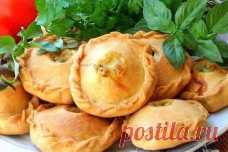 Куриные грудки в тесте
Вкусные и сочные куриные грудки получаются, 
если их запечь в тесте — это очень вкусно. 
Тесто великолепно подходит для этого блюда, 
в результате у вас получится сочное куриное мясо 
и румяное тесто сверху, а снизу — пропитанное соком курицы
Пошаговый рецепт приготовления
https://gotovim-live.ru/kurinye-grudki-v-teste/