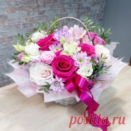 ⁣Принимаем заказы на букеты и цветочные композиции для любимых учителей🥰Эти люди играют большую роль в жизни наших детей...
Никто не останется без внимания...🌸
Мы находимся по адресу:
Губкин, ул.Кирова д. 26.МИКС
8-951-156-37-84 ватсап
8-951-140-34-21