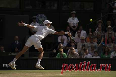 Стали известны условия допуска россиян к Уимблдону-2023. Tennis Majors сообщил, что к Уимблдону-2023 не допустят российских теннисистов, получающих государственное финансирование. Кроме того, на спортивных аренах будет применен подход нулевой терпимости к любым флагам и символам в поддержку России и Белоруссии как со стороны игроков, так и со стороны болельщиков.