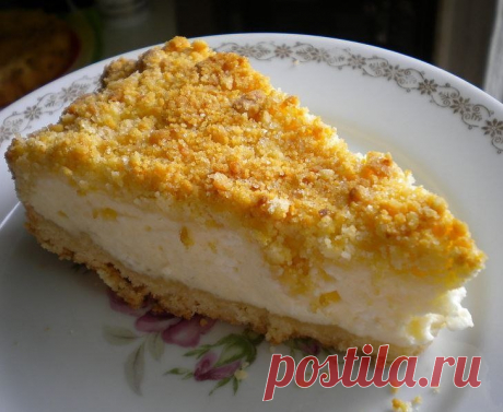 Королевская ватрушка- это невероятно вкусно

Ингредиенты:

-Пшеничная мука – 2 ст;
-сахар: песок – 1 ст;
-сливочное масло – 200 г;
-творог – 0,5 кг;
-яйца – 3 шт;
-сода – щепотка;
-ванильный сахар – 0,5 ч.л.

Приготовление:

Холодное масло натереть его на крупной терке, всыпаем в масло муку с содой и сахар (половину дозы) и хорошенько разминаем вилкой. У нас получится в результате такая масляно-мучная крошка. В отдельной миске смешиваем друг с другом: творог (лучше брать т...