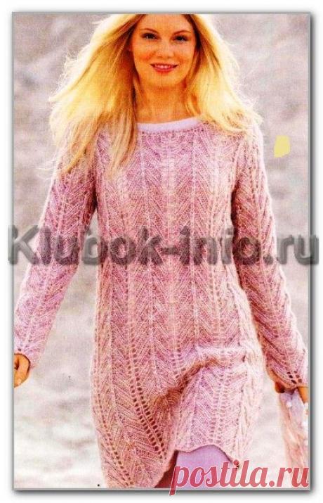 Женское вязание спицами. Однотонный пуловер-туника с круглым вырезом, и с ажурными зигзагами