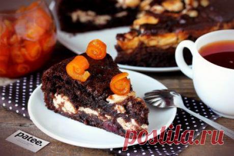 Шоколадный пирог с творожной начинкой и вишней - рецепт с фотографиями
