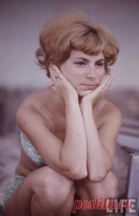 Советская молодежь на пляже в 1967 году. Американский фотограф Билл Эппридж | Мир Фотографии
