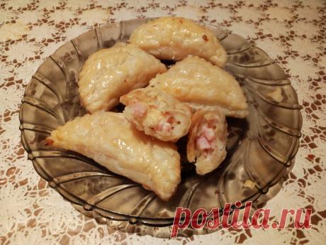 Мини-чебуреки из слоёного теста. Сколько ни готовь, всё равно мало. | Ну, очень вкусно! | Яндекс Дзен