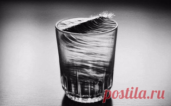 Причина проблем у нас в голове 
Учитель взял стакан с водой и спросил учеников: 
– Сколько, по-вашему, весит этот стакан? 
– Примерно 200 граммов, – ответили ученики. 
– Как видите, весит он совсем немного, – сказал учитель и спросил: – А что будет, если я подержу этот стакан в течение нескольких минут? 
– Почти ничего не будет. 
– Так. А если я подержу его так в течение часа? 
– Ваша рука устанет. 
– А если я подержу его несколько часов? 
– У вас заболит рука. 
– Правильно. А если я таким обра