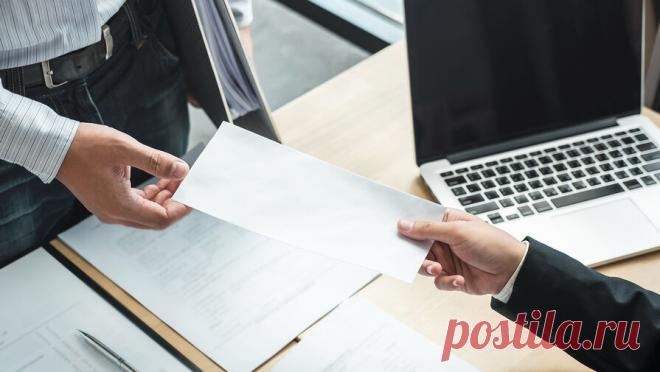 Россиянам назвали способы отстоять свои права при задержке зарплаты. Председатель Московской коллегии адвокатов "Панасюк и партнеры" Валерий Панасюк рассказал "Газете.Ru", как работникам действовать при задержке заработной платы и какие механизмы защиты сегодня предусмотрены законом. ...