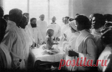 Прививка препарата 606 (против сифилиса) в Воспитательном доме. Санкт-Петербург, Российская империя, 1900ые / История цивилизаций!