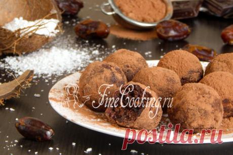 Конфеты из фиников Простой, легкий и вкусный десерт, который оценят любители шоколадных сладостей.