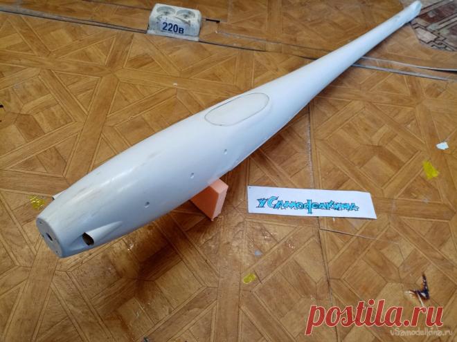 Мелкие ремонты фюзеляжей планеров в этапе подготовки к летним соревнованиям Поле летних полетов осталось некоторое количество мелкого ремонта. И так первая задача, восстановить конец хвостовой балки планера. Она выполнена из пластика, разлом произошел в таком интересном месте. Не разу не сталкивался с подобными дефектами. Носовая часть, это в обязательной программе, а