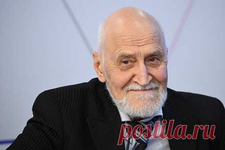 Николай Дроздов назвал российских краснокнижных животных. Прежде всего необходимо особое внимание амурскому тигру, дальневосточному леопарду и зубру. Таких редчайших краснокнижных зверей, обитающих в российских лесах, перечислил зоолог и биогеограф Николай Дроздов. По его словам, надо сохранять редкие виды животных для людей, и это можно сделать с помощью заповедников.