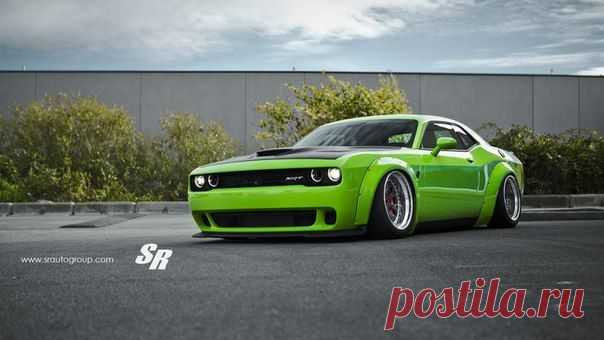 Dodge Challenger Hellcat в обвесах от Liberty Walk