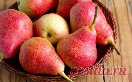Почему необходимо есть грушу и какую пользу она приносит организму?  🍐💯👍
1. В ней содержится много клетчатки, которая помогает очистить кишечник.
Именно поэтому груша полезна для людей, страдающих от запоров.
2. В груше содержатся дубильные вещества, которые оказывают вяжущее действие на кишечник и помогают избавиться от диареи.
3. В составе груши есть калий, который помогает вывести лишнюю жидкость из организма.
С помощью этого фрукта можно избавиться от отеков.
4. Груша помогает бороться с л…