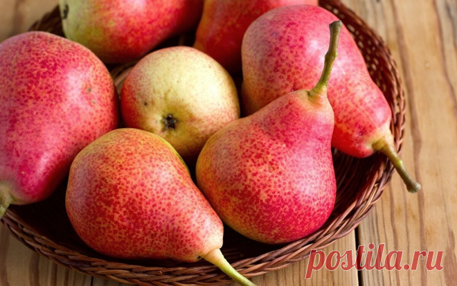 Почему необходимо есть грушу и какую пользу она приносит организму?  🍐💯👍
1. В ней содержится много клетчатки, которая помогает очистить кишечник.
Именно поэтому груша полезна для людей, страдающих от запоров.
2. В груше содержатся дубильные вещества, которые оказывают вяжущее действие на кишечник и помогают избавиться от диареи.
3. В составе груши есть калий, который помогает вывести лишнюю жидкость из организма.
С помощью этого фрукта можно избавиться от отеков.
4. Груша помогает бороться с л…