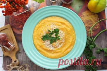 Зимний суп-пюре «Репка» Суп-пюре «Репка» &mdash; великолепное зимнее согревающее и полезное блюдо.&nbsp;Этот суп вполне можно назвать диетическим, ведь в его состав входит целый «букет» овощей, главным из которых, конечно же, является героиня всем известной сказки – репа. С этим малокалорийным и почему- то мало...