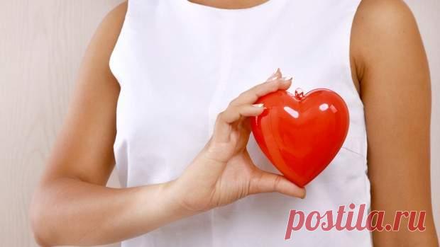 Врачи назвали самый опасный продукт для здоровья сердца У людей, ежедневно употребляющих красное мясо, повышается риск болезней сердца, сосудов и диабета. По мнению американских ученых, риск смерти от разных заболеваний у мясоедов увеличивался из-за избытка в организме гемового железа, которого много в красном мясе. Также на здоровье негативно влияли нитраты и нитриты, которые добавляют в мясо в процессе обработки. Сотрудники Национального института рака […]