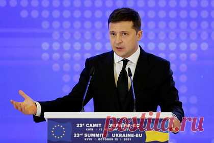 Зеленский назвал Гордона позорищем. Президент Украины Владимир Зеленский в ходе пресс-марафона, организованного в пятницу, 26 ноября, назвал украинского журналиста Дмитрия Гордона позорищем. По словам главы государства, Гордон «аж из штанов выпрыгивает и кричит: не должен идти, не должен, не должен», говоря о намерении Зеленского пойти на второй срок.