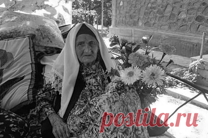 Умерла старейшая женщина в мире В Таджикистане скончалась долгожительница Фатима Мирзокулова, предположительно, родившаяся в XIX веке. Ей было 127 лет, пишет издание Daily Mail.