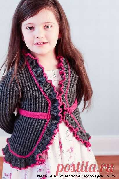 Кардиган с рюшами для девочки (спицы).