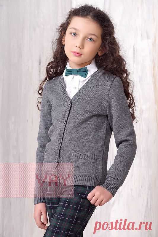 Школьная форма от марки VAY. Жакет для девочек от VAY (артикул 747), цветовое решение серый. Ещё больше школьной формы марки ВЭЙ на наших сайтах. Официальное представительство бренда VAY: купить в розницу в магазине Согревай.ру https://www.sogrevay.ru, оптовые закупки на Ньювэй.ру https://www.newvay.ru