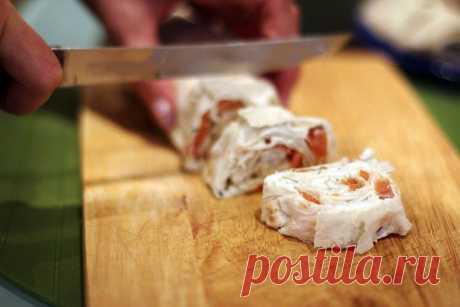 Рулет с семгой и сыром