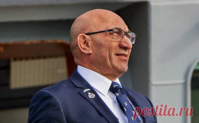 Россия закрыла въезд экс-министру обороны и журналистам из Новой Зеландии. Россия закрыла въезд в страну 31 гражданину Новой Зеландии, среди них бывший министр обороны Рон Стэнли Марк, почетный консул Украины в Окленде Александр Киричук и министр по вопросам развития маори Уильям Ганнин Ормсби.
