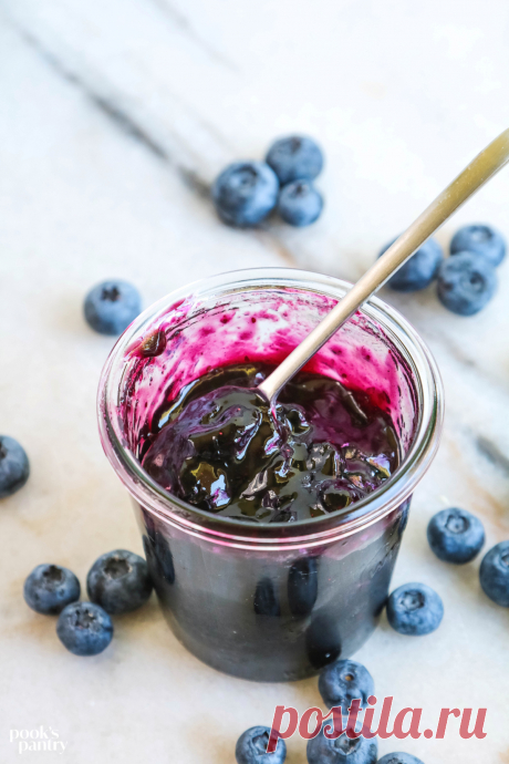 Blueberry bourbon jam recipe Blueberry jam gets boozy with this blueberry bourbon jam recipe. Fresh blueberries, bourbon and vanilla make a delicious and unique jam.