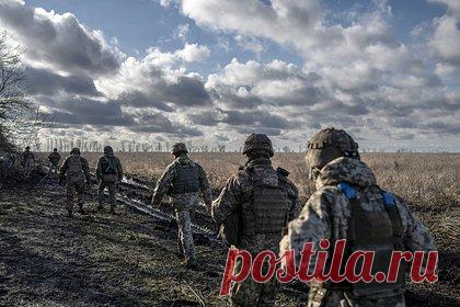 В ДНР сообщили о подготовке отхода ВСУ еще из одного населенного пункта. Украинские власти эвакуируют государственные службы и архивы из Курахова, куда отступили после потери Марьинки подразделения Вооруженных сил Украины (ВСУ), заявил советник главы Донецкой народной республики Ян Гагин. Гагин отметил, что Курахово является следующим после Марьинки крупным населенным пунктом.