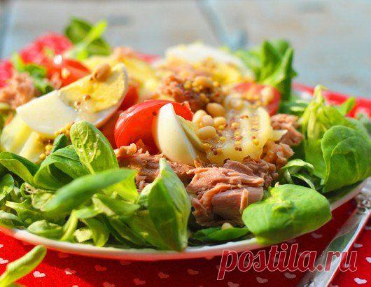 КАРТОФЕЛЬНЫЙ САЛАТ С ТУНЦОМ И ГОРЧИЧНО-МЕДОВОЙ ЗАПРАВКОЙ