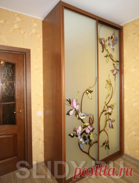 роспись на стенке шкафа
