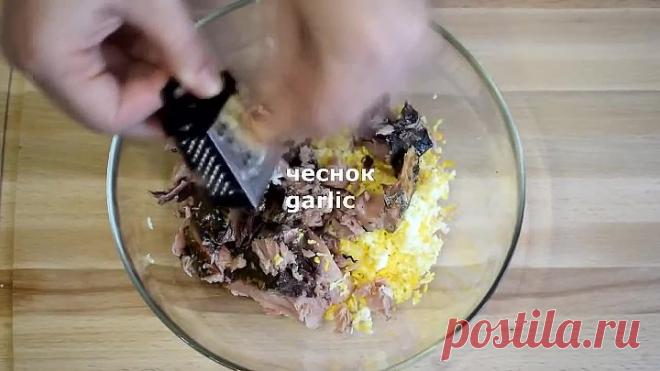 Жареные хлебцы с авокадо.