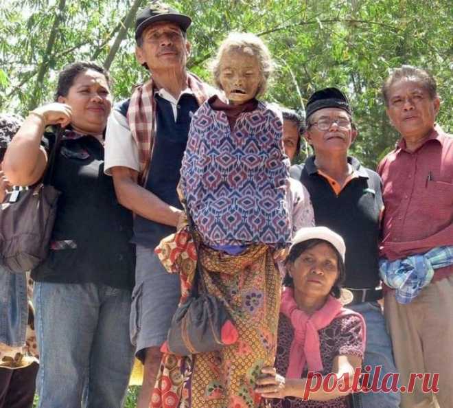 Это еще не конец: самые странные похоронные ритуалы мира • НОВОСТИ В ФОТОГРАФИЯХ