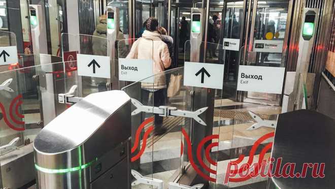 В Москве двух учащихся школы авиаторов задержали в метро из-за самодельных беспилотников. Двух учеников лицея МИФИ задержали в метро из-за самодельных квадракоптеров. пишет Telegram-канал "Осторожно, Москва". На станции БКЛ "Кленовый бульвар" остановили школьников 13 и 16 лет, возвращающихся домой после ...