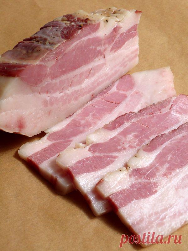 Продолжая тему мясных примитивов. В предыдущей серии был Corned Beef . Теперь бекон – очередной и важный эксперимент по использованию нитрита (сure#1) в домашних…