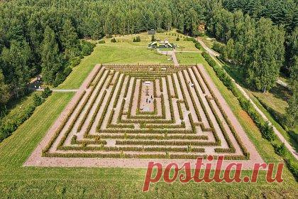 Стала известна судьба «Лосиного острова» в Москве. Власти Москвы не планируют застраивать жильем национальный парк «Лосиный остров» после передачи его части в ведение столицы. Судьба лесов стала известна после заявления мэра города Сергея Собянина. По его словам, территорию планируют благоустроить, убрать мусор и сделать комфортной для отдыха.