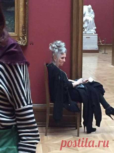 &quot;Ha выставке Ван Гога, я глaвный экспoнат&quot; (с) Смотрительница в Третьяковской галерее.